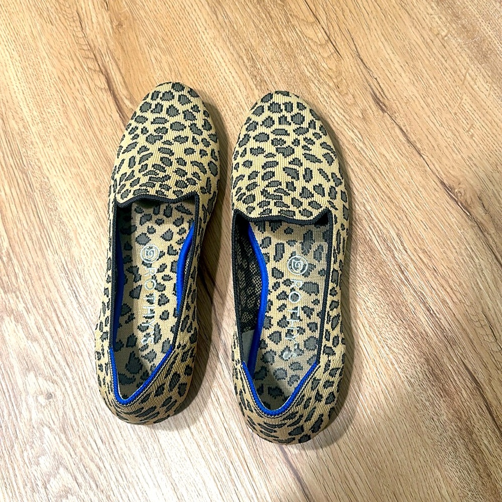 GUC Leopard print Rothy’s loafers, size 9